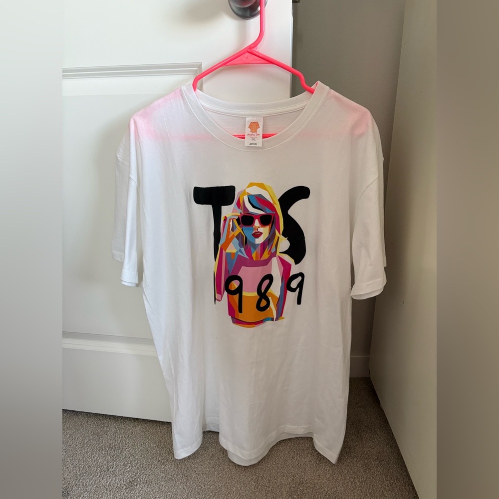 🌺 Taylor Swift 1989 T-Shirt